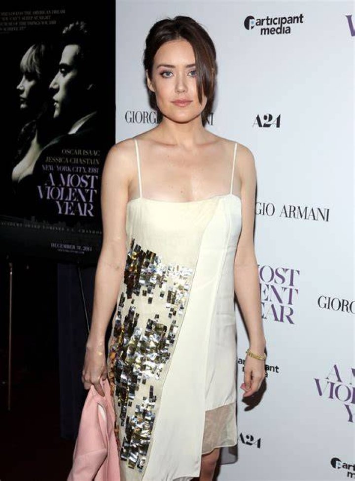 21+ Megan Boone Hot Bikini Pictures INCLUDE Swimsuit Pics