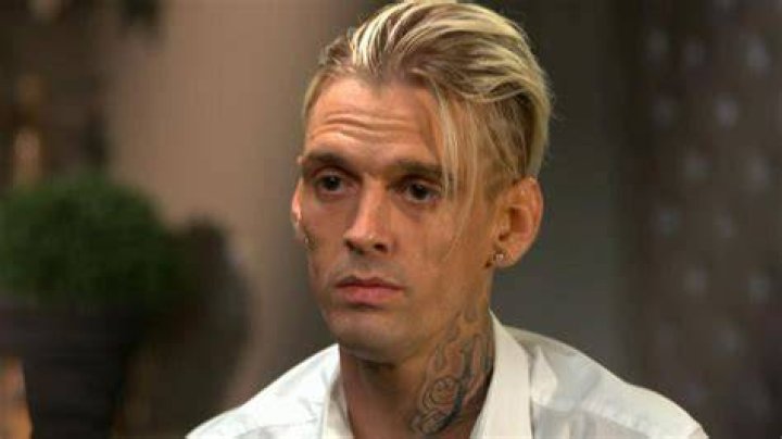 Aaron Carter breaks down over death of sister and father