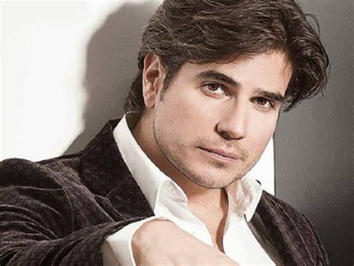 Actor Daniel Arenas's Wiki Age, Wife, Height, Girlfriend, Family, Wedding