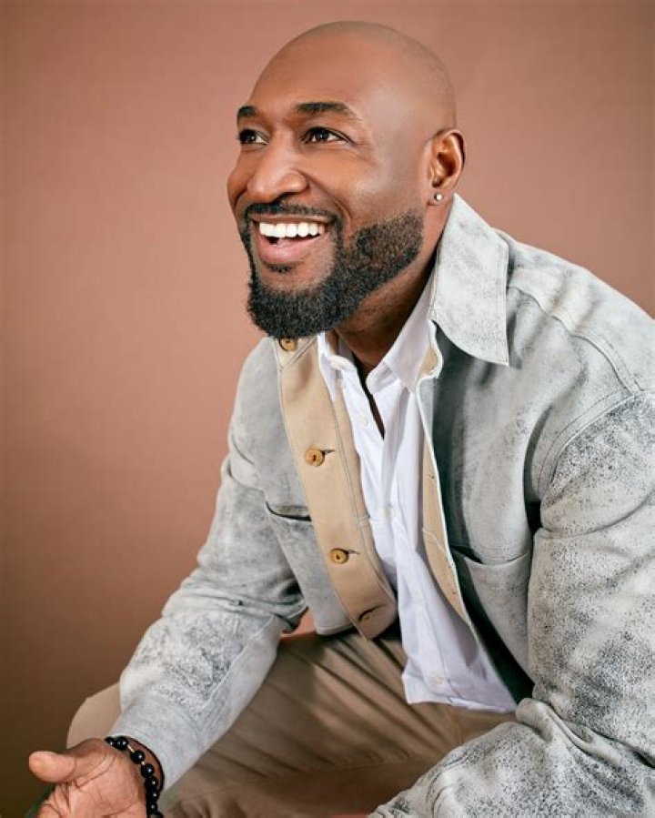 Adrian Holmes Profile Images &mdash; The Movie Database (TMDB)