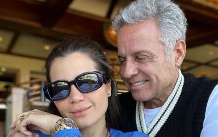 Alexis Ayala niega ser el "sugar daddy" de Cinthia Aparicio, su novia