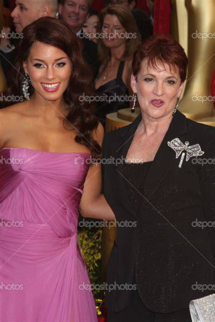 Alicia Keys&rsquo; Mom Everything To Know About Terria Joseph Hollywood Life