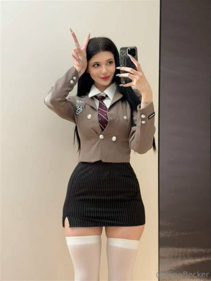 Alina Becker (alina_becker) 32 images leaked from Onlyfans, Patreon