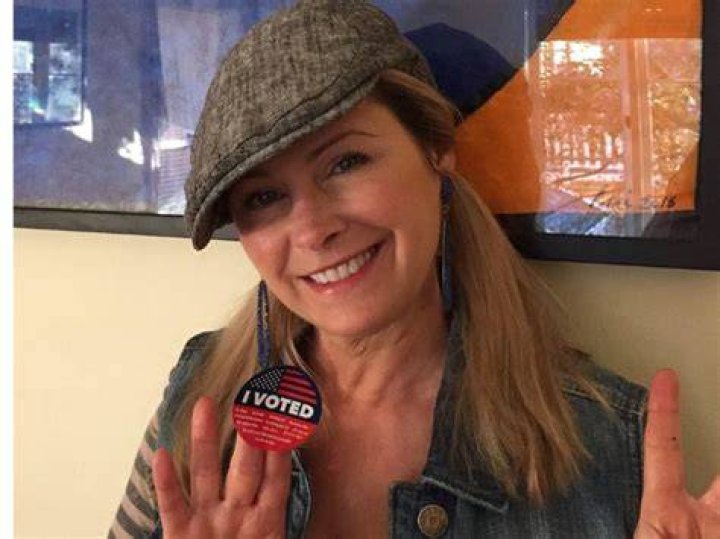 Ami Dolenz measurements, bio, height, weight, shoe, and bra size