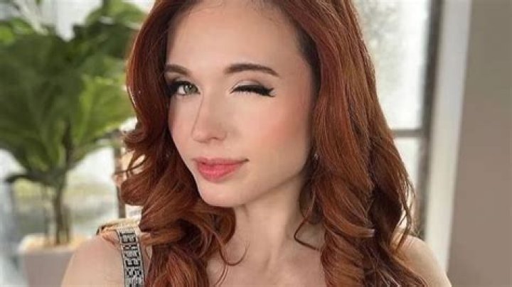 Amouranth Responds to Claims she is Losing Money After Husband