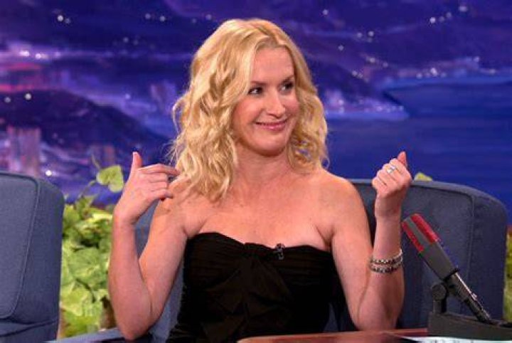 Angela Kinsey Net Worth 2021 Wiki, Bio, Career, Salary & Dating