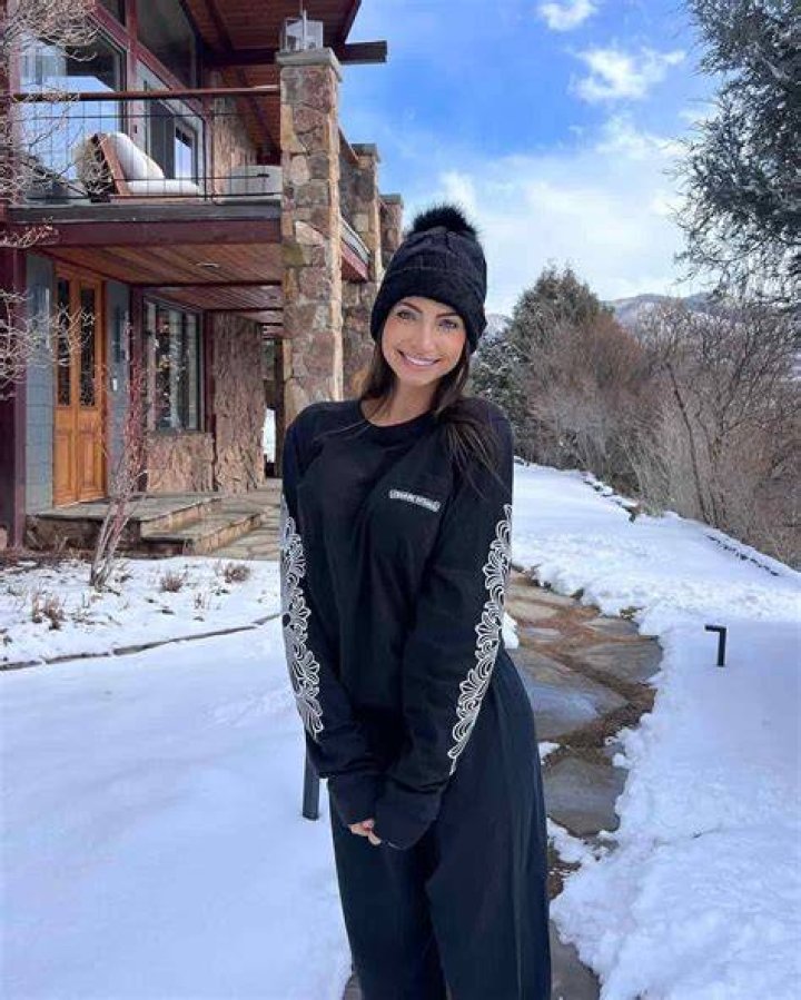 Anna Louise Bio, Age, Height, Wiki Instagram Biography