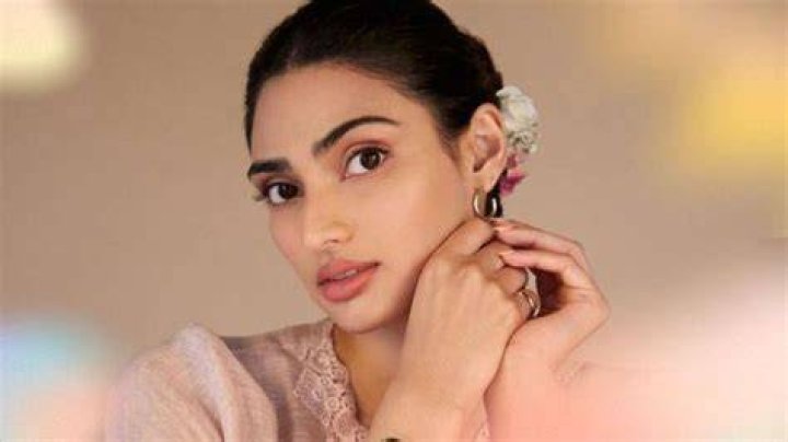 Athiya Shetty Wiki, Biography, Age, Movies, Family, Images News Bugz