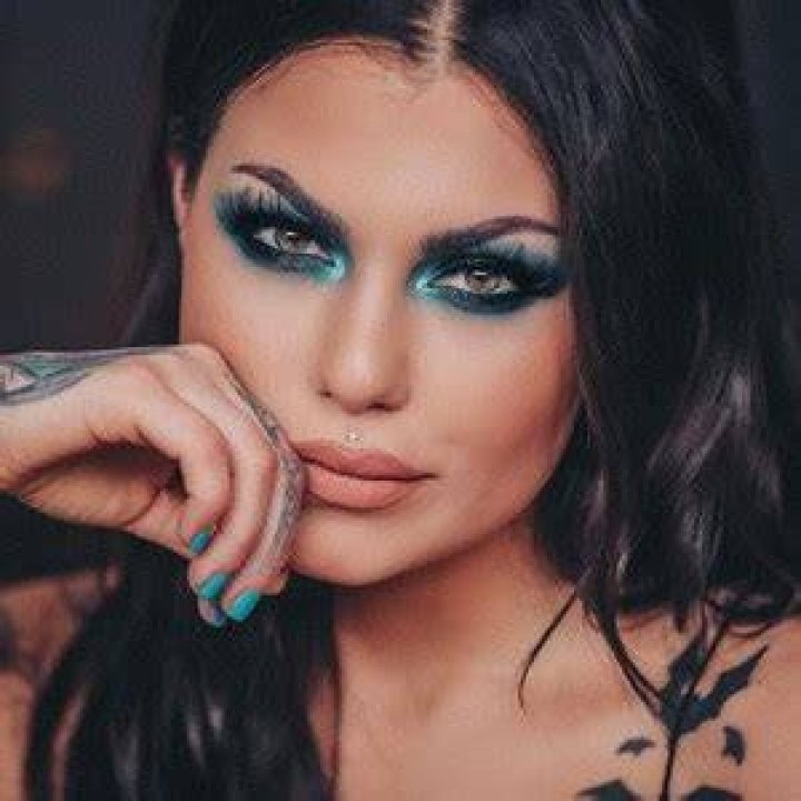 Bailey Sarian Age Wiki, Net worth, Bio, Height, Husband