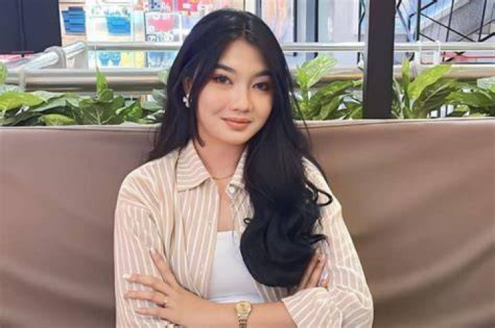 Biodata Erika Putri seleb Tiktok hot viral prank ojol pakai baju seksi