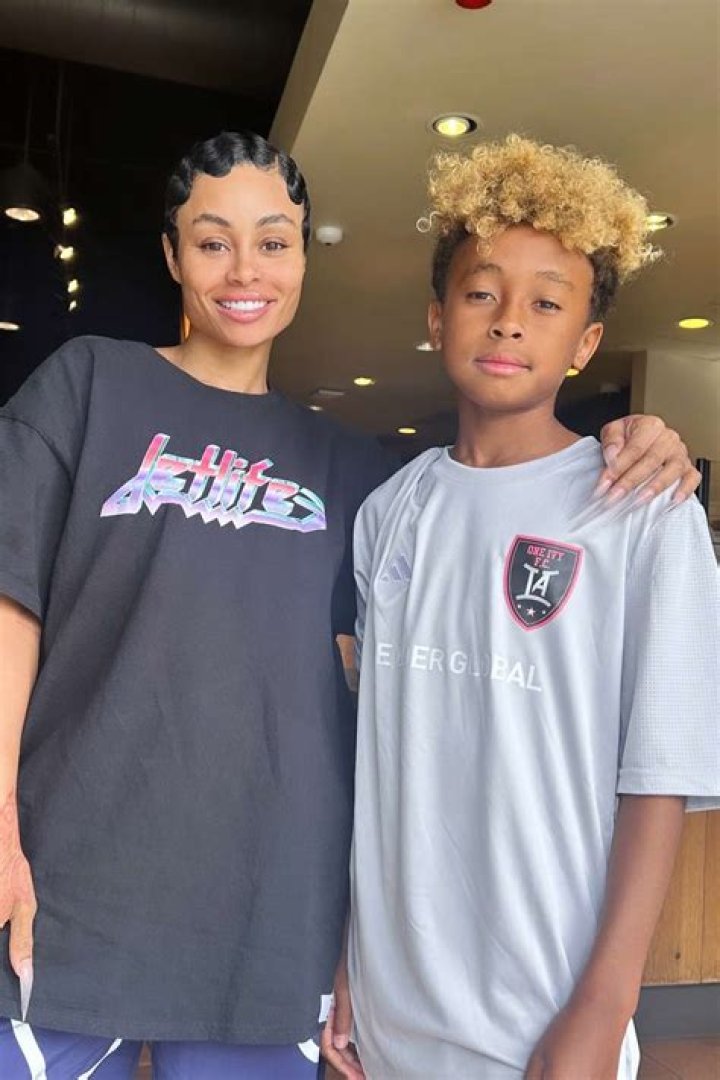 Blac Chyna Voici 5 photos de piscine de la superstar OnlyFans Crumpe
