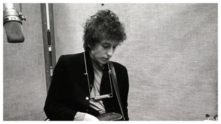 Bob Dylan Net Worth 2024 How Much is He Worth? FotoLog