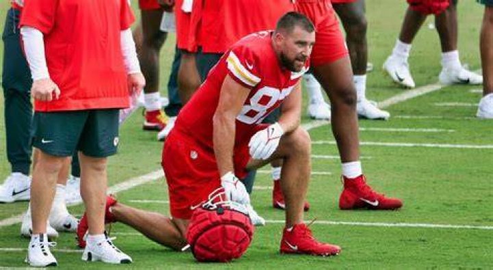 BREAKING Travis Kelce Suffers Knee Injury In Practice, Status