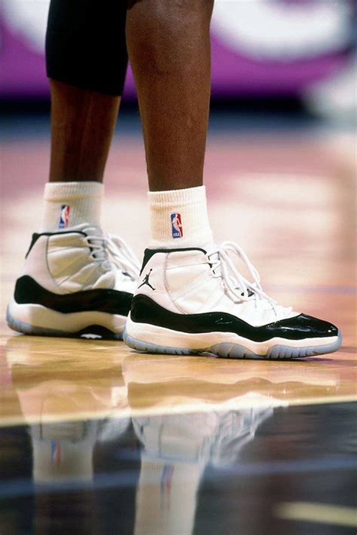 Brian Dutcher Wears Air Jordan 3 'Fire Red' at Final Four Sports