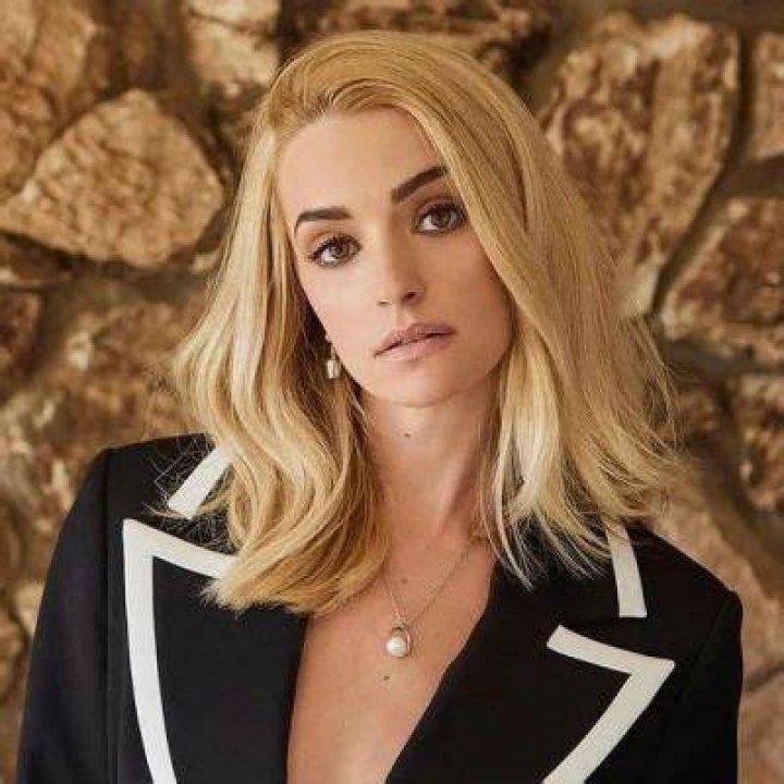 Brianne Howey Wiki, Age, Bio, Husband, Height, Net Worth