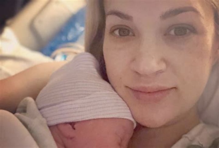 Carrie Underwood shares first photo of baby son Music News The