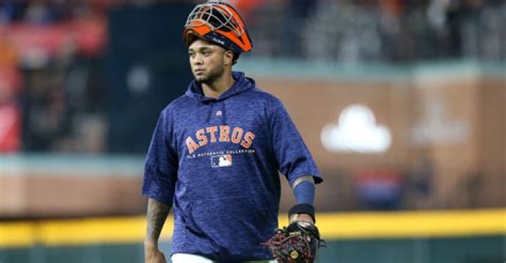 Catcher Martin Maldonado arrives eager to help Astros