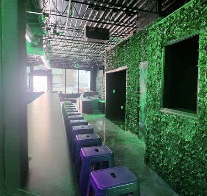 CBD Cocktail Bar and Hookah Lounge Cru Just Opened in NOLA&rsquo;s French