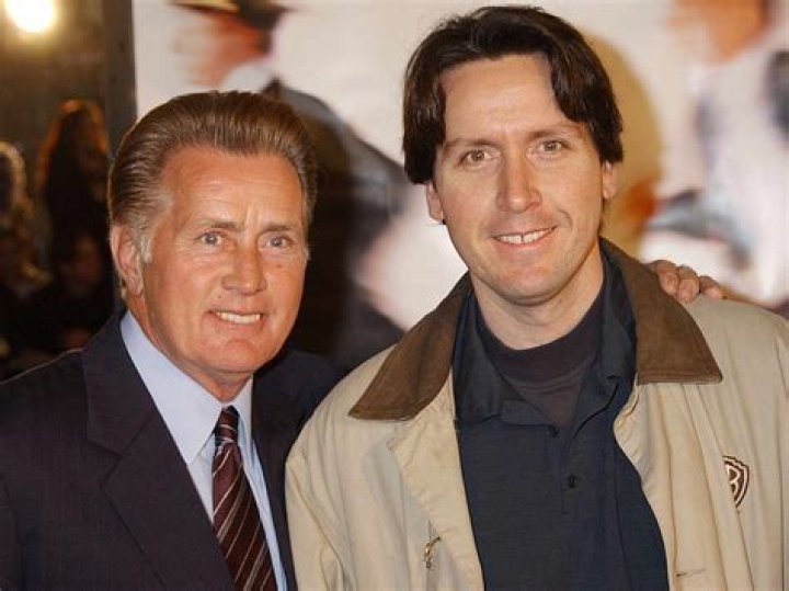 Charlie Sheen With His Brother Emilio Estevez Emilio estevez, Charlie