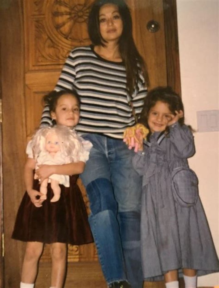 Chloe Bartoli Bio, Facts, Family Life of Fashion Stylist & Designer