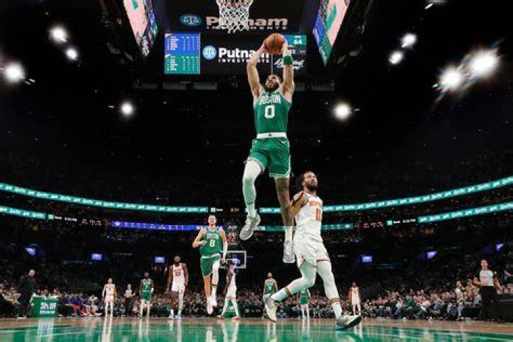 Chris Long, other athletes dunk on Fox News host's criticism of LeBron