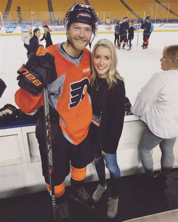 Claude Giroux and Ryanne Breton Hockey clothes, Philadelphia sports