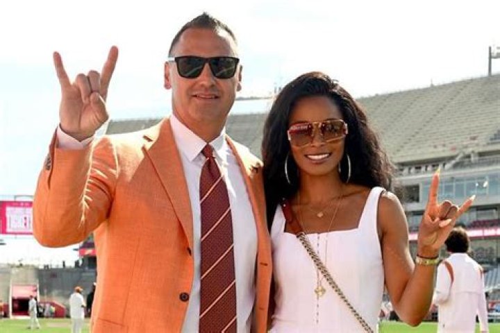 Coach Steve Sarkisian Wife Loreal Smith Sarkisian And Family