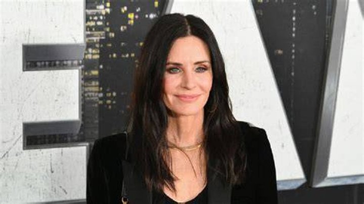 Courteney Cox Pokes Fun at Kanye West Dubbing Friends &ldquo;Not Funny