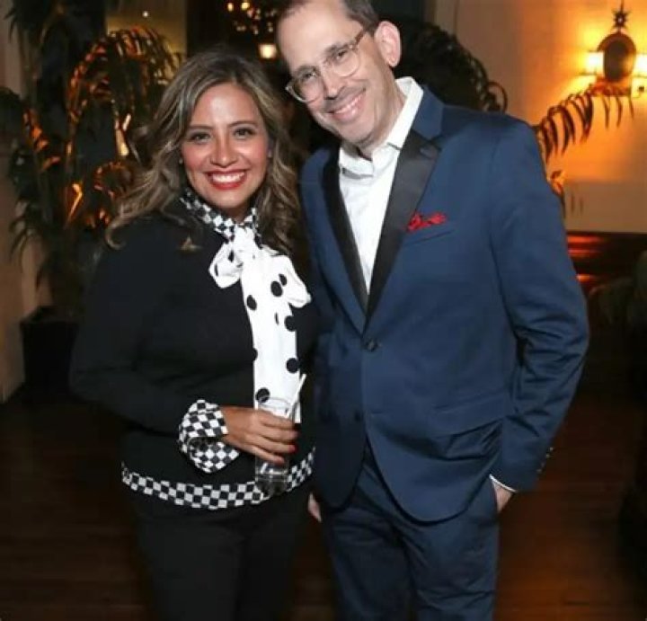 Cristela Alonzo Husband, Boyfriend, Height His Love Life