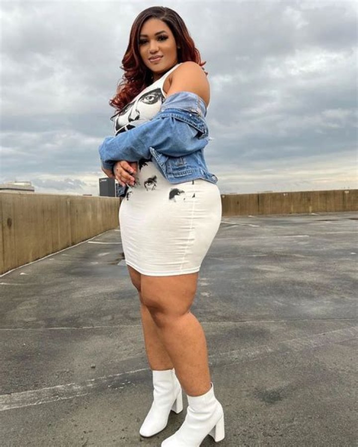 curvy big booty white mature candid videos / Twitter