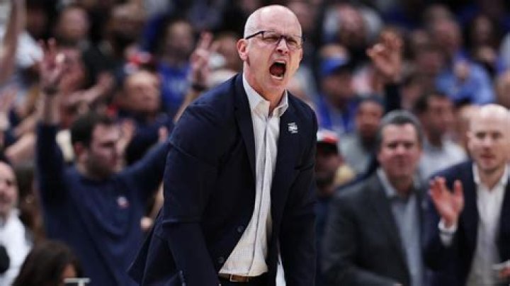 Dan Hurley's brother Bobby watches UConn advance to Elite Eight