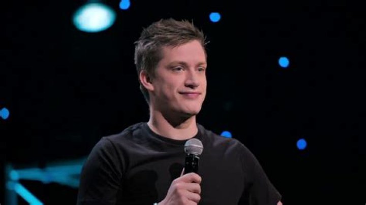 Daniel Sloss | Bio, Age, Net Worth, Relationship, Career Daniel Sloss