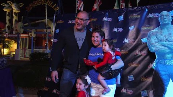 Dave Bautista Weds Competitive Pole Dancer Sarah Jade See Pic E! News