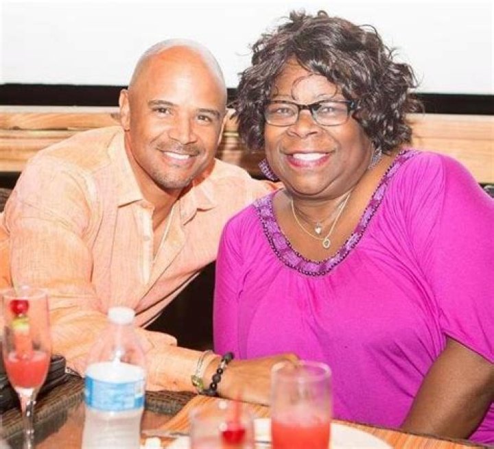 Dondre T. Whitfield Biography, Age, Height, Wife mrDustBin