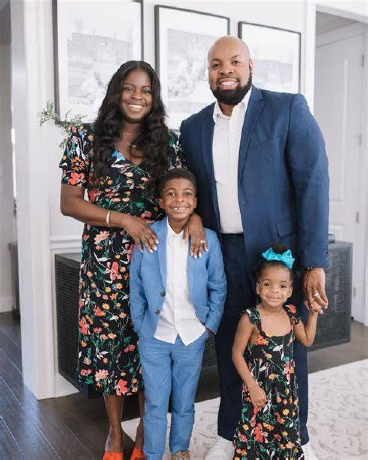 Earl Campbell has been married to his wife Reuna Smith since 1980 TG Time