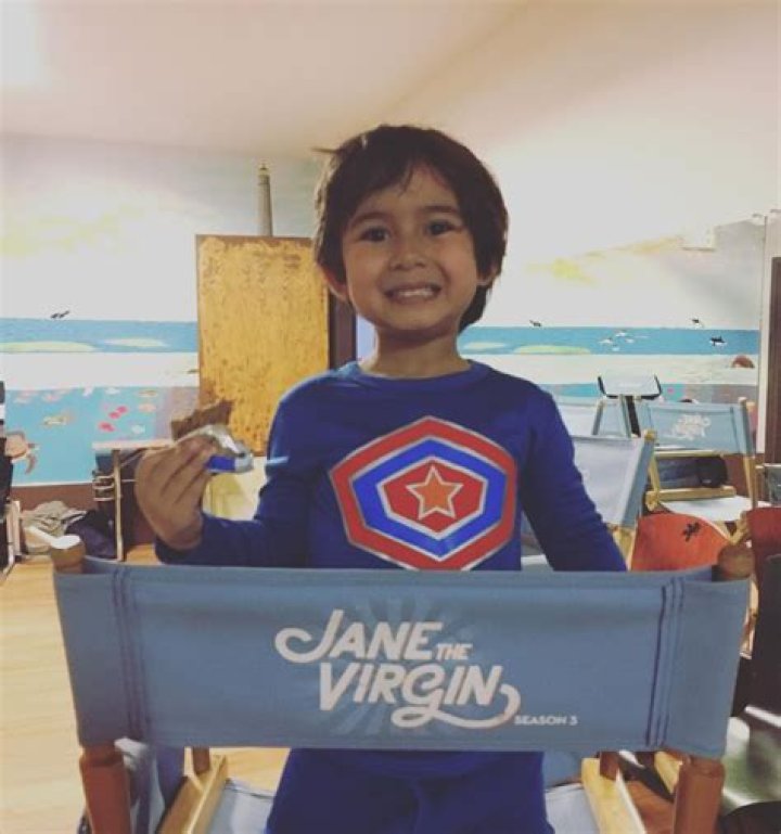 Elias Janssen Age, Real Parents, Mom & Jane Biography