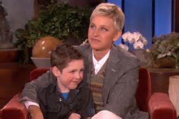 Ellen DeGeneres Mourns Her Father Elliot DeGeneres Passes Away At 92