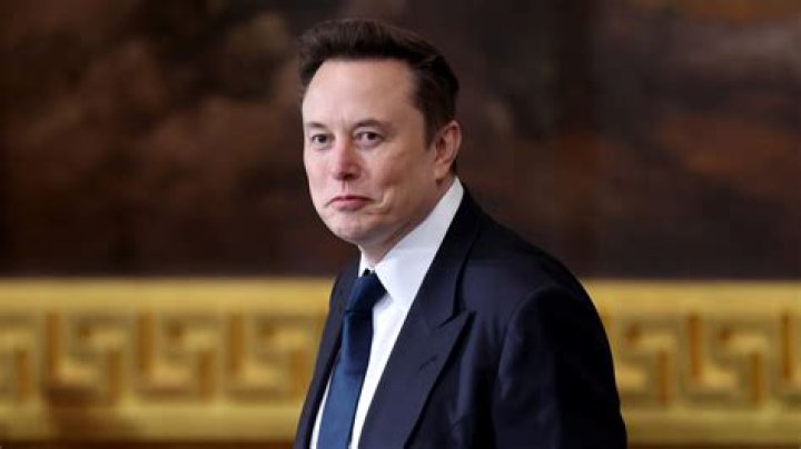 Elon Musk lookin like a dead fish laying out in the sun amid Twitter