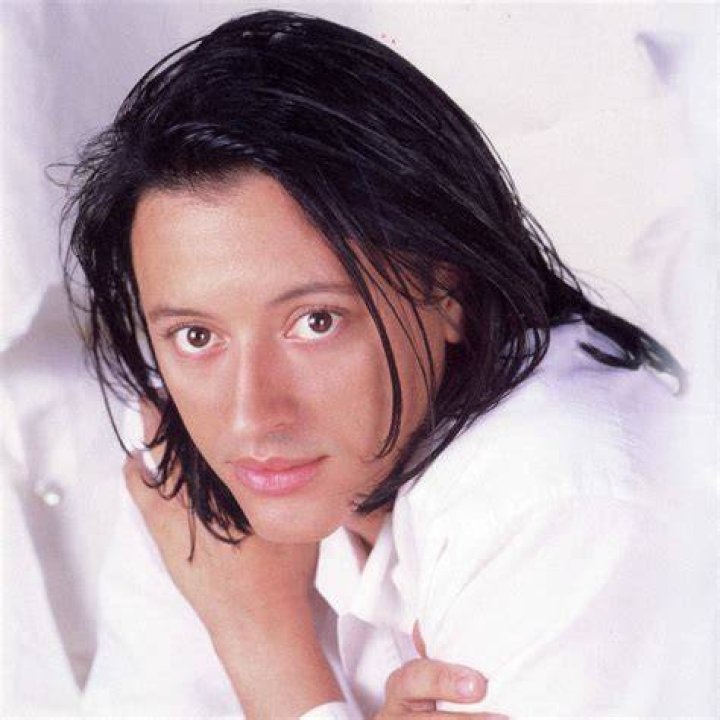 Elvis Crespo Age Net Worth Height Songs Wife 2021