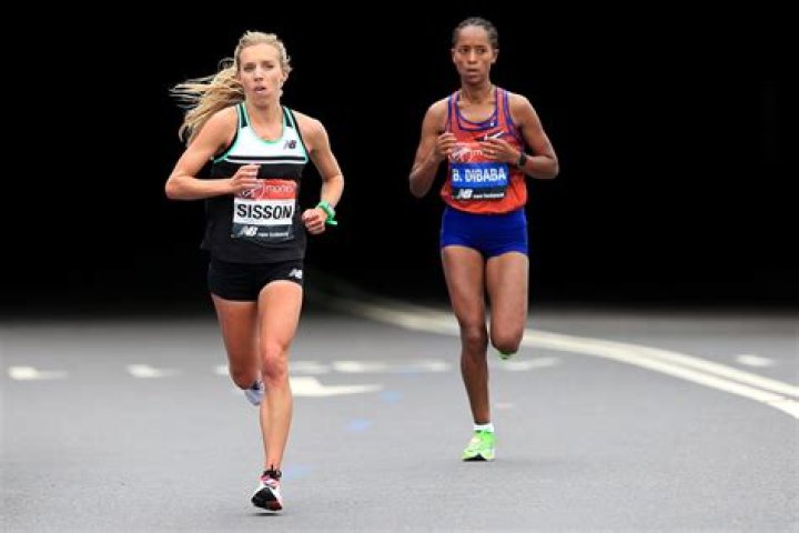 Emily Sisson '14 is top American finisher in Tokyo Olympics