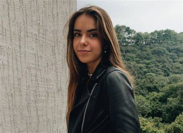Estefi Merelles Estefi Merelles