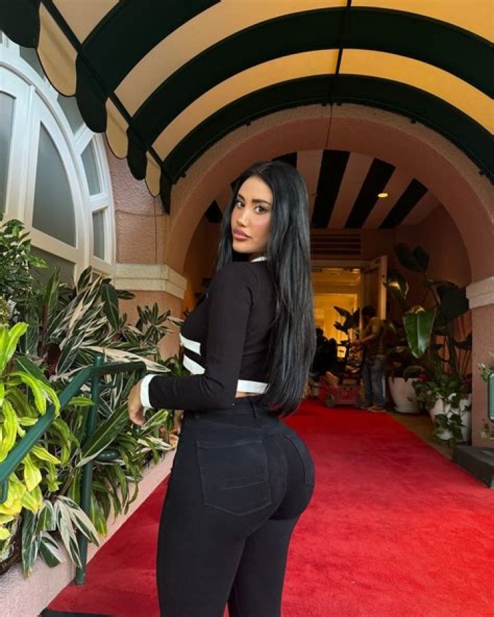 Ester Bron🦋 (esterbron) &bull; Instagram photos and videos Bitch clothing