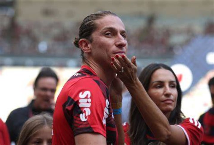 Former Brazil defender Filipe Luis gets tribute ahead of retirement