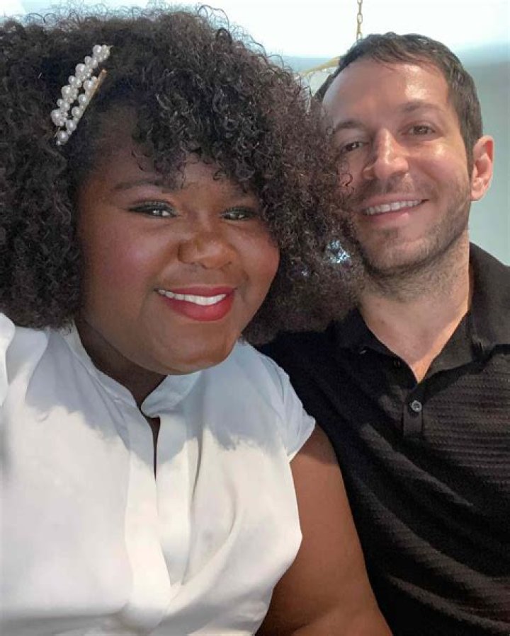 Gabourey Sidibe and her fiance have a beautiful photo shoot to show off
