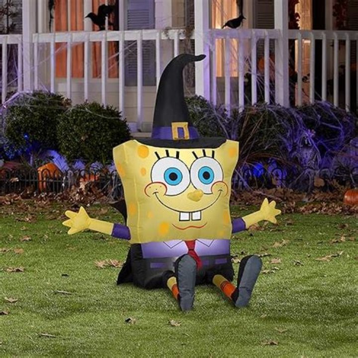 Gemmy Airblown SpongeBob as Witch Nickelodeon, 4 ft Tall, yellow On