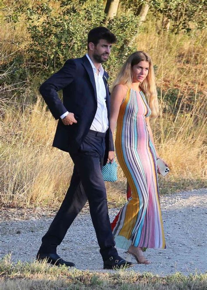 Gerard Piqué y su novia Clara Chía Martí disfrutan de su amor en París