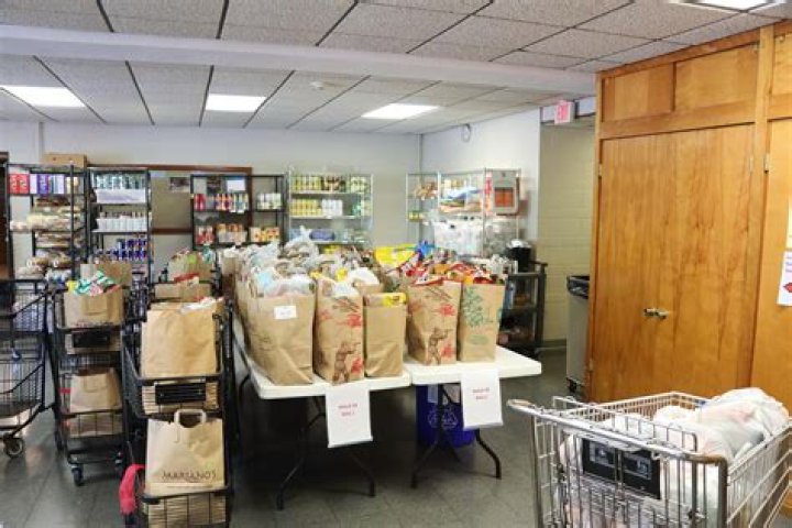 Glen Ellyn Food Pantry Grant Award Rotary Club of Glen Ellyn