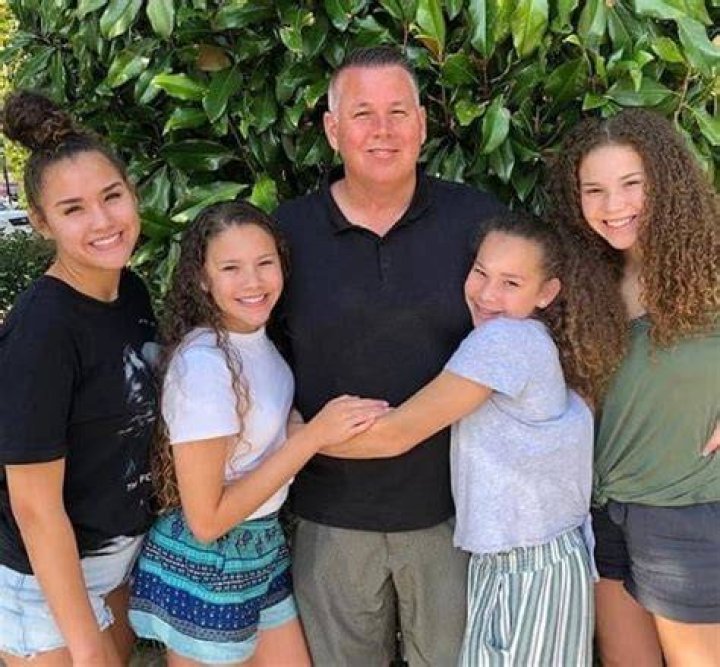 Gracie Haschak Age, Net Worth, Boyfriend, Family & Biography