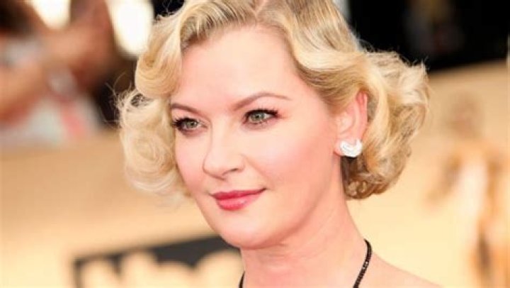 Gretchen Mol Biography, Height & Life Story Super Stars Bio