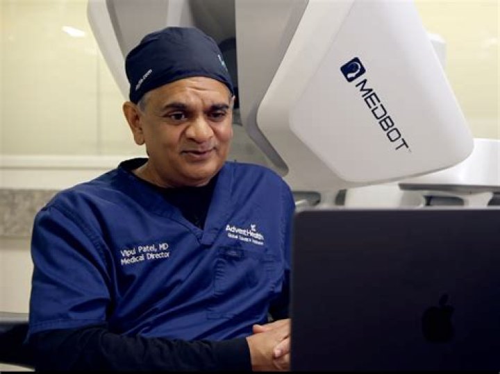 Groundbreaking Surgeon, Carmelo-maika